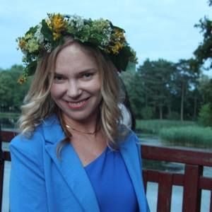 Meet your Posher, Julia